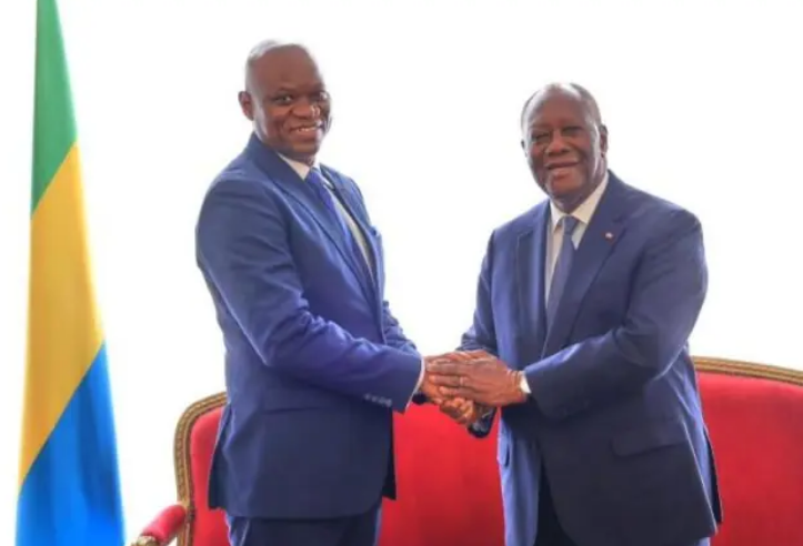Oligui Nguema plaide auprès d’Alassane Ouattara pour une levée des sanctions de l’UA