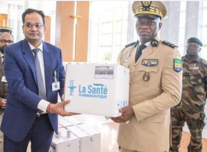 Gabon : Oligui Nguema  reçoit un don de plus de 700 cartons de médicaments
