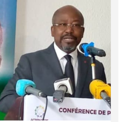 Campagne électorale : Alain Claude Billie By Nze dans les quartiers de Libreville