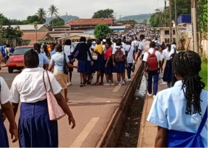Gabon: les élèves de Makokou contre les nouveaux critères d’attribution des bourses scolaires