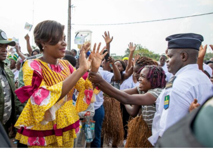 Gabon : Zita Oligui Nguema en campagne humanitaire dans la Ngounié