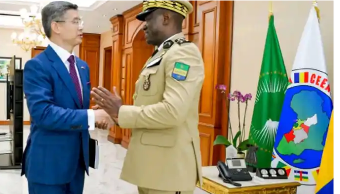 L’ambassadeur de Chine Li Jinjin achève sa mission au Gabon