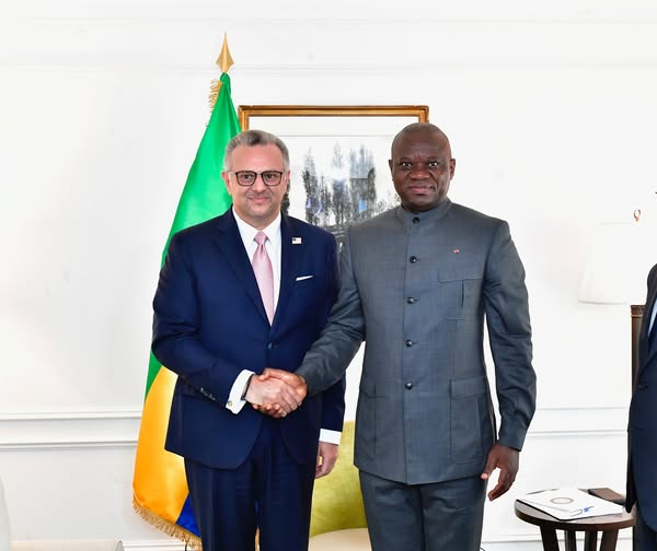 Gabon-USA: Oligui Nguema échange avec le conseiller principal de Donald Trump