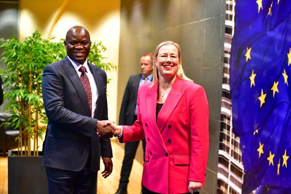 Le Gabon et l’UE signent plusieurs  accords de partenariats