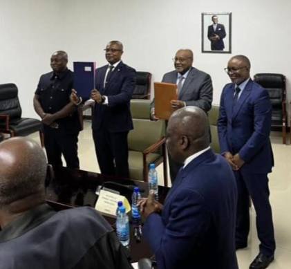 La Guinée équatoriale va alimenter les villes gabonaises d’Oyem, Bitam en électricité