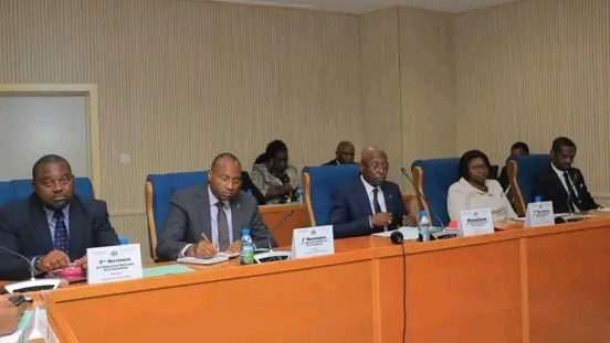 Gabon : les députés adoptent le Règlement de l’Assemblée Nationale de la Transition