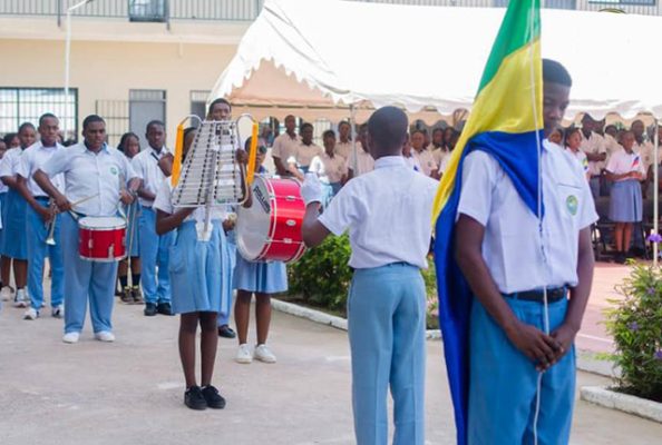 Gabon : retour de l’hymne national et la levée des couleurs dans les établissements scolaires