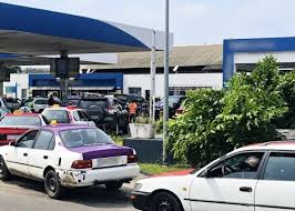 Gabon: le gouvernement ordonne l’ouverture des stations-service 24h/24